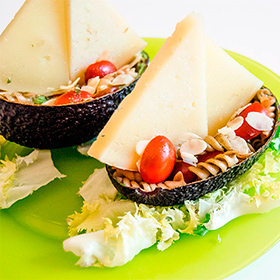 Ensalada de aguacate y queso manchego curado D.O.P. Las Terceras