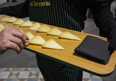 Catering con queso manchego para Cevisama