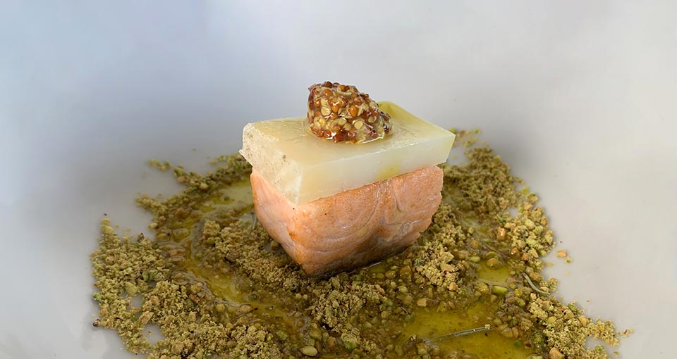 Bocado de Salmón asado con queso tierno El Becerril