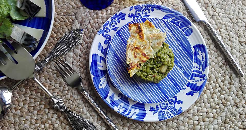 Arroz de verduras con crujiente de Queso Manchego las Terceras D.O.P. y camarones