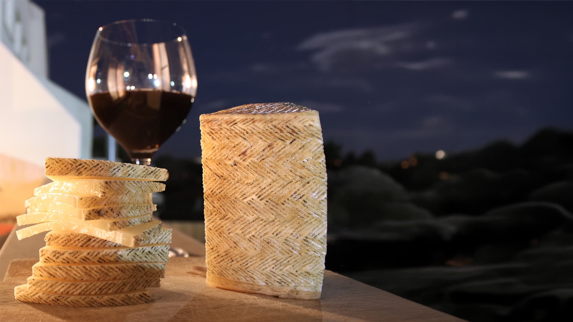 Manchego cheese with red wine