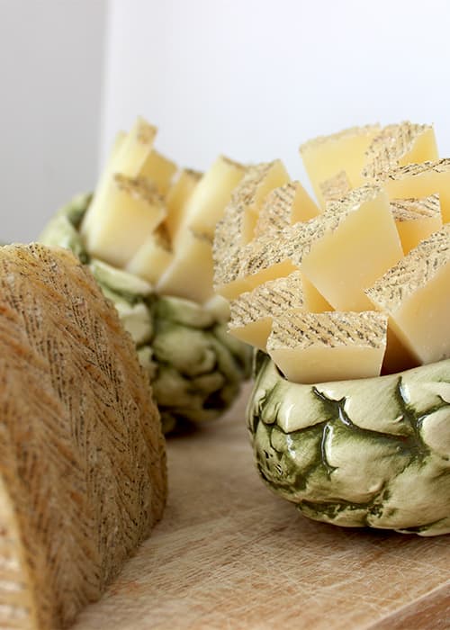 Manchego cheese bites for sharing