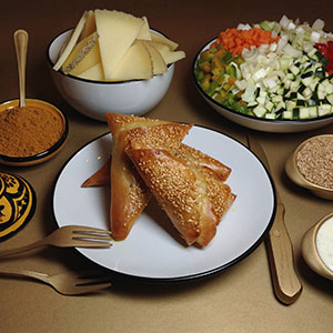 Samosas vegetarianas con queso manchego Las Terceras D.O.P. y salsa de yogur