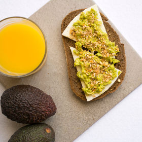 Rye bread toast with El Becerril soft cheese and avocado