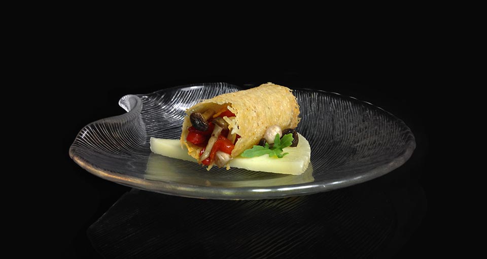 Rulo de queso manchego crujiente Las Terceras con relleno vegetal