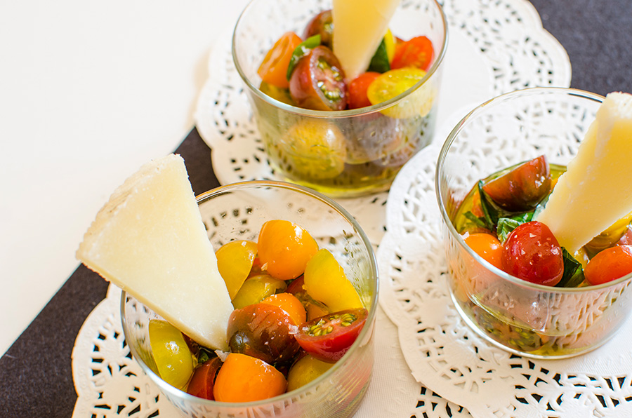 Cóctel de tomates cherry de colores y queso manchego semicurado D.O.P. Las Terceras