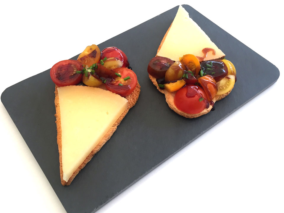 Tostadas de cucurucho con Queso Manchego
